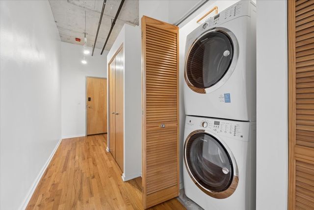 6 S Laflin Street 714, Chicago, IL 60607