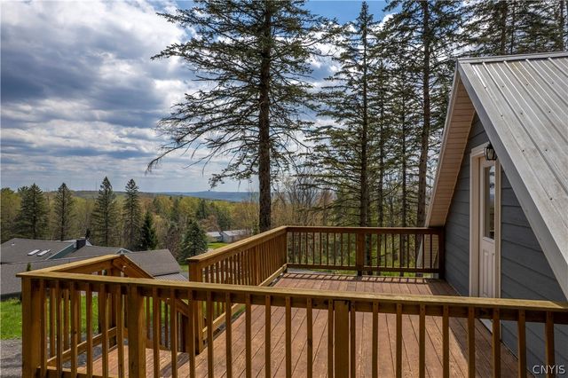 10373 Ridgecrest Road, Marcy, NY 13502
