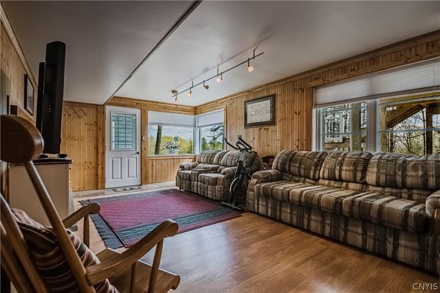 10373 Ridgecrest Road, Marcy, NY 13502