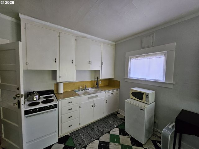 2626 Ne 16TH Ave, Portland, OR 97212