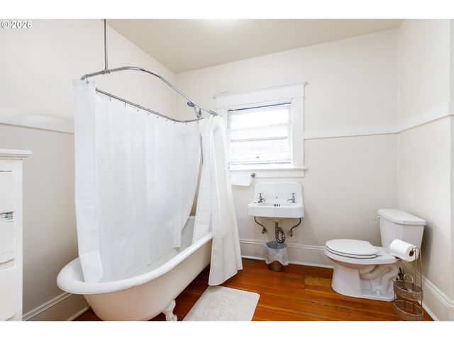 2626 Ne 16TH Ave, Portland, OR 97212