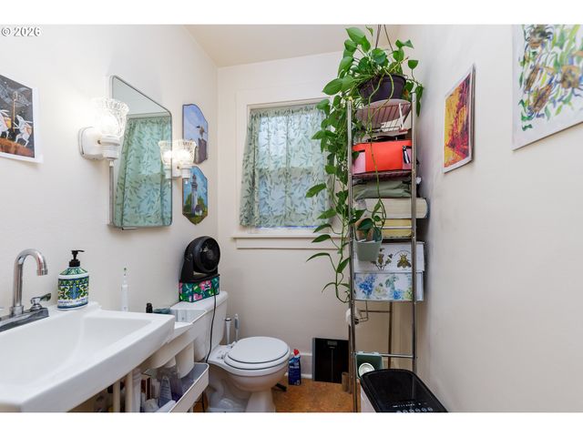 2626 Ne 16TH Ave, Portland, OR 97212