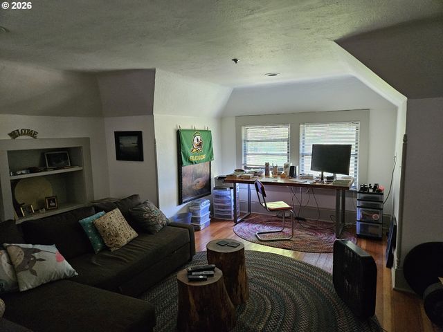 2626 Ne 16TH Ave, Portland, OR 97212