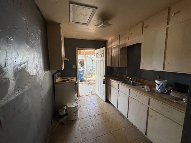 913 N 7th Street, Sanger, TX 76266