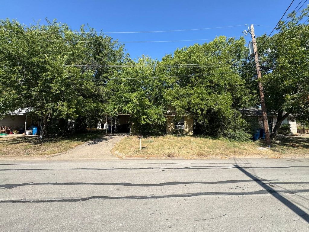 913 N 7th Street, Sanger, TX 76266
