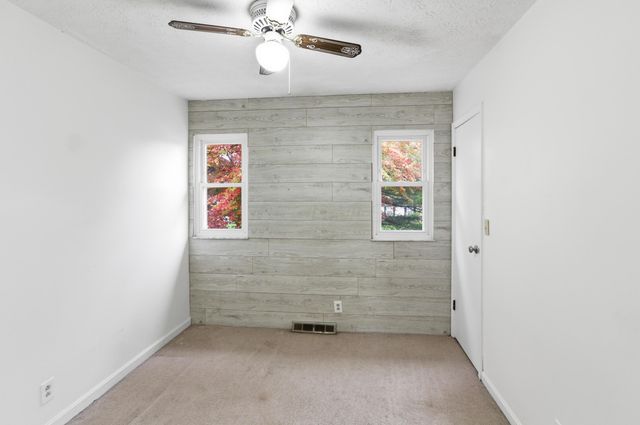 65 Daley Drive SW, Pataskala, OH 43062