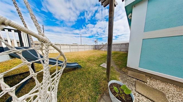 13714 Captain Kidd Dr, Corpus Christi, TX 78418