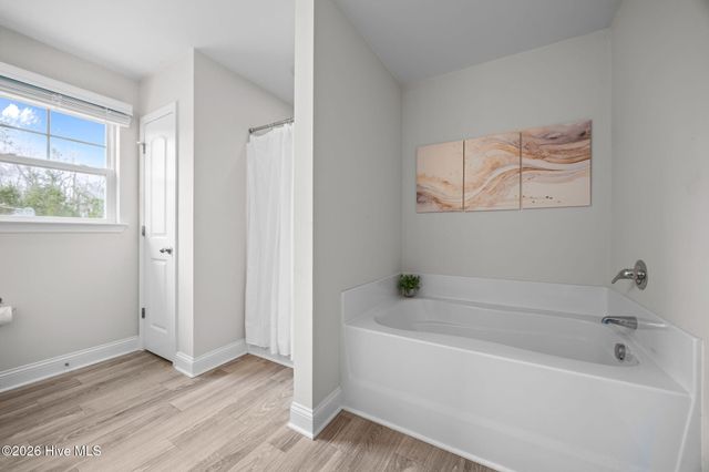 135 Waterford Way, Maysville, NC 28555