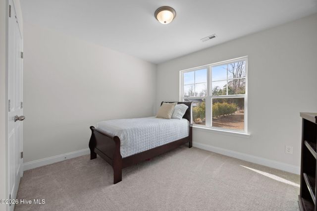 135 Waterford Way, Maysville, NC 28555