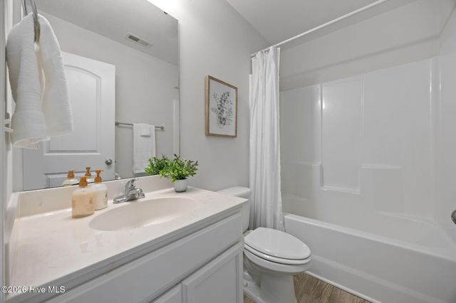 135 Waterford Way, Maysville, NC 28555