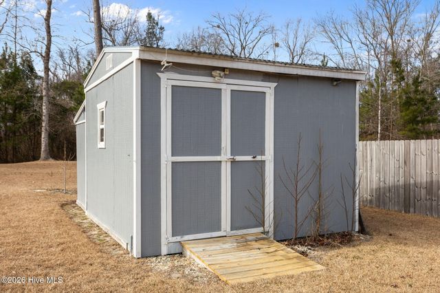 135 Waterford Way, Maysville, NC 28555