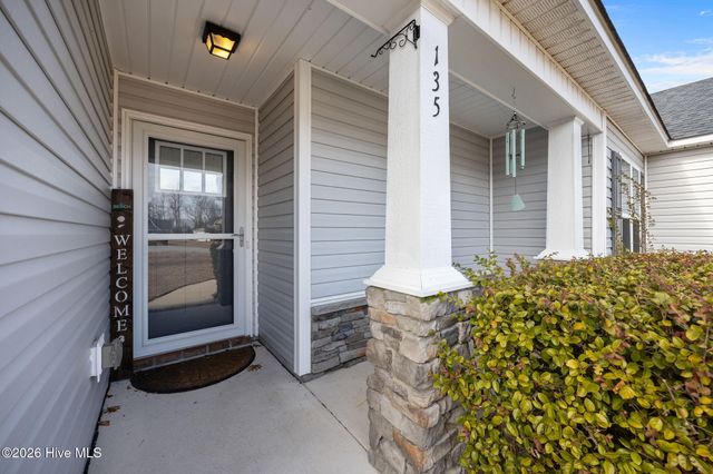 135 Waterford Way, Maysville, NC 28555