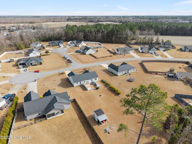 135 Waterford Way, Maysville, NC 28555