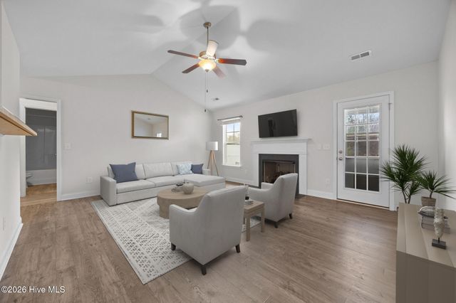 135 Waterford Way, Maysville, NC 28555