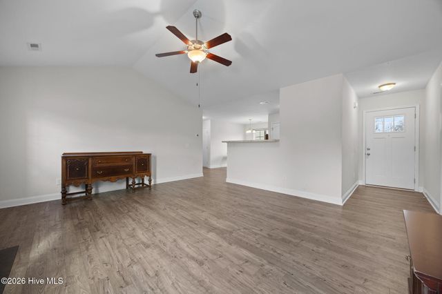 135 Waterford Way, Maysville, NC 28555