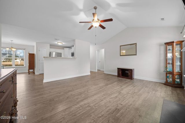 135 Waterford Way, Maysville, NC 28555