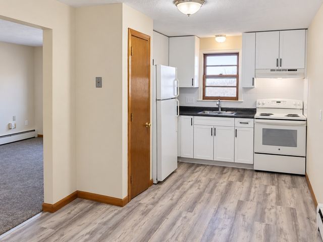 81 Trapelo 58, Waltham, MA 02452