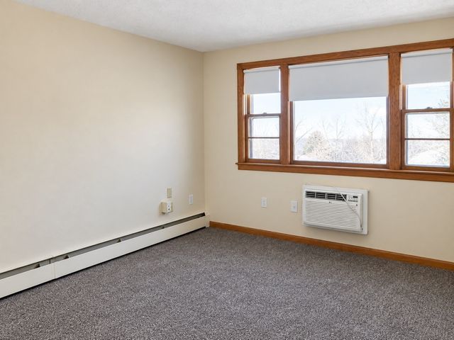 81 Trapelo 58, Waltham, MA 02452