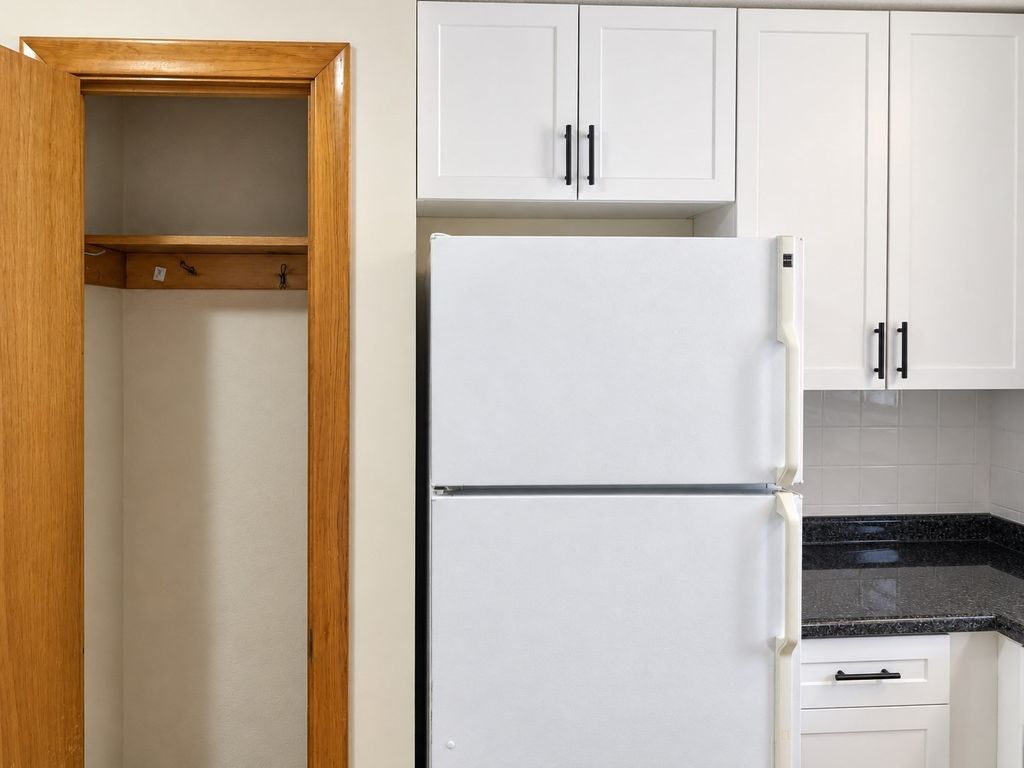 81 Trapelo 58, Waltham, MA 02452