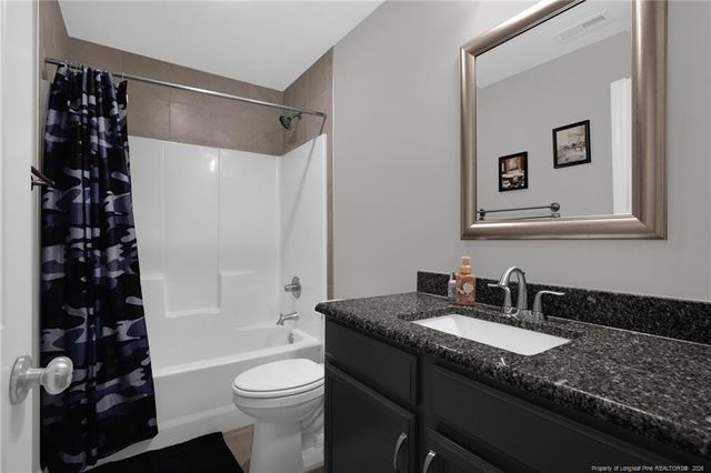3520 Glencastle Lane, Fayetteville, NC 28306