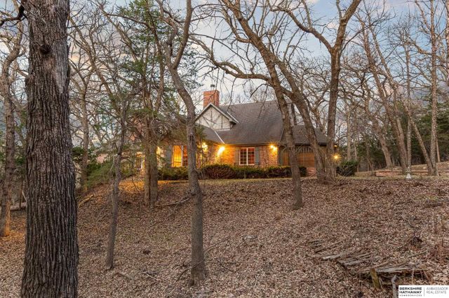 20605 Meadow Ridge Drive, Springfield, NE 68059