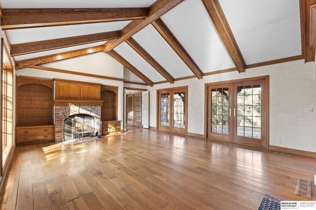 20605 Meadow Ridge Drive, Springfield, NE 68059