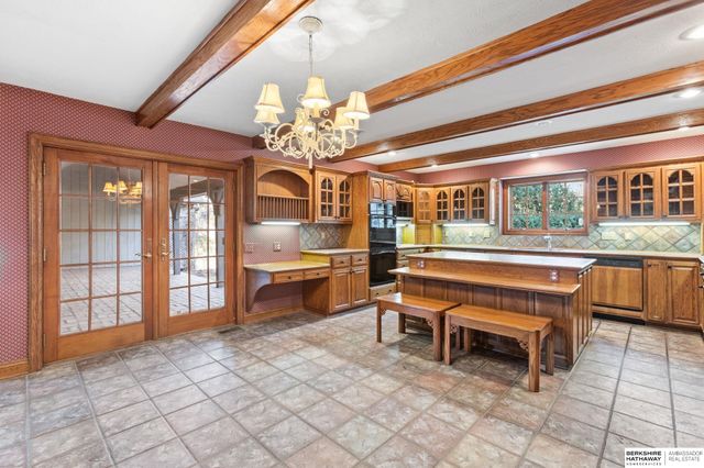 20605 Meadow Ridge Drive, Springfield, NE 68059