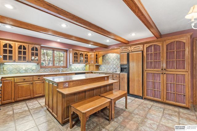20605 Meadow Ridge Drive, Springfield, NE 68059