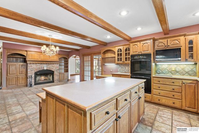 20605 Meadow Ridge Drive, Springfield, NE 68059