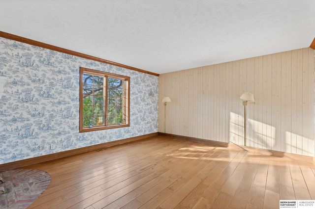 20605 Meadow Ridge Drive, Springfield, NE 68059