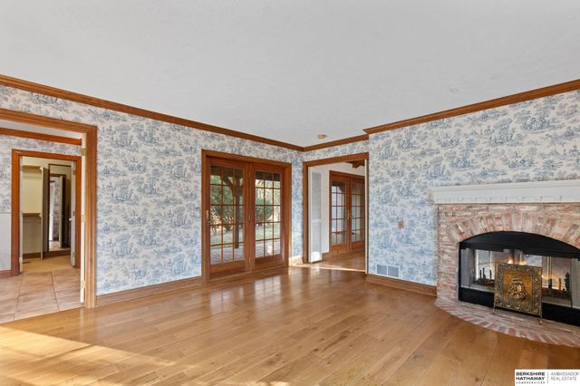 20605 Meadow Ridge Drive, Springfield, NE 68059