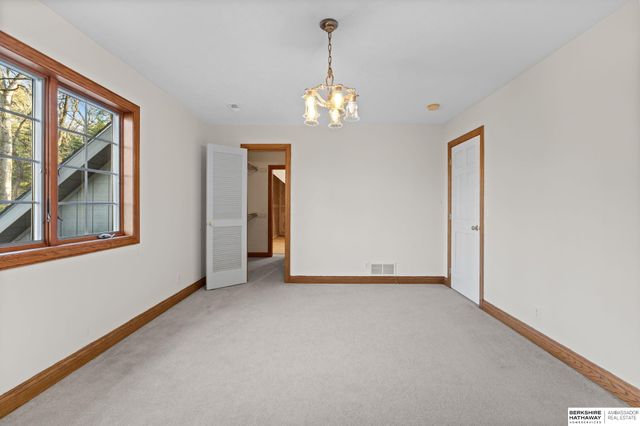 20605 Meadow Ridge Drive, Springfield, NE 68059