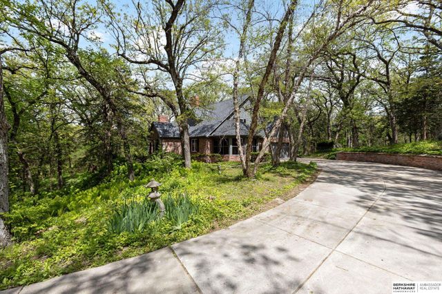 20605 Meadow Ridge Drive, Springfield, NE 68059