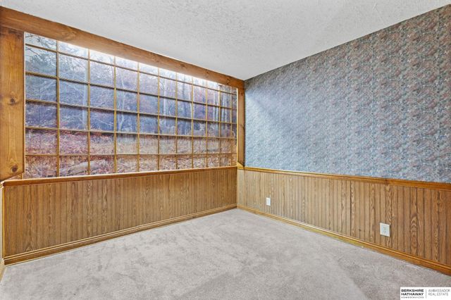 20605 Meadow Ridge Drive, Springfield, NE 68059