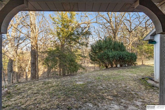 20605 Meadow Ridge Drive, Springfield, NE 68059