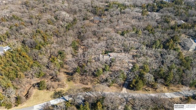 20605 Meadow Ridge Drive, Springfield, NE 68059