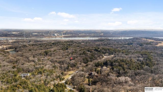20605 Meadow Ridge Drive, Springfield, NE 68059