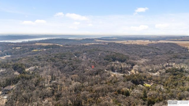 20605 Meadow Ridge Drive, Springfield, NE 68059