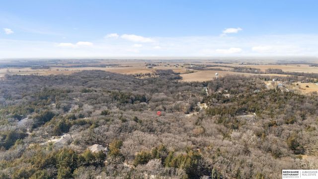 20605 Meadow Ridge Drive, Springfield, NE 68059