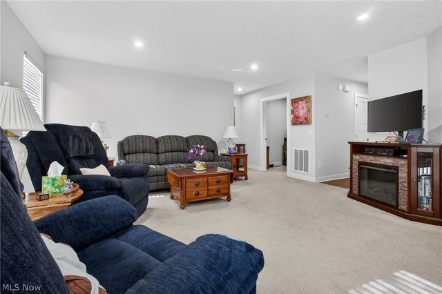 173 Eagle Circle, Amherst, OH 44001