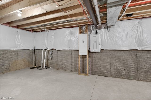 173 Eagle Circle, Amherst, OH 44001