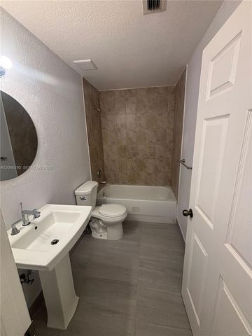 14042 NE 2nd Avenue 14042, Miami, FL 33161