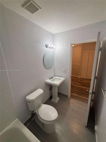 14042 NE 2nd Avenue 14042, Miami, FL 33161