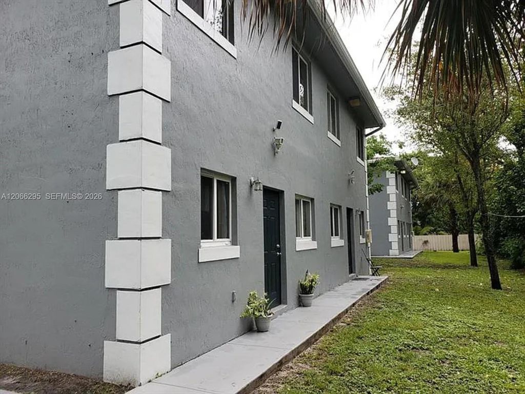 14042 NE 2nd Avenue 14042, Miami, FL 33161