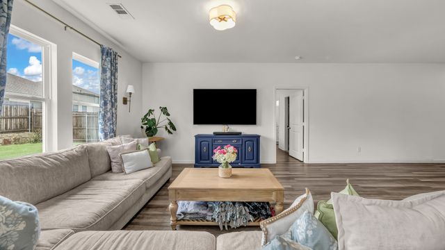 8312 Stovepipe Drive, Fort Worth, TX 76179