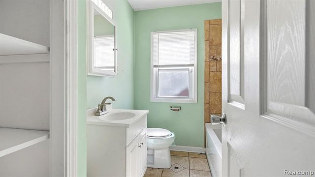 486 Lincoln Avenue, Lincoln Park, MI 48146