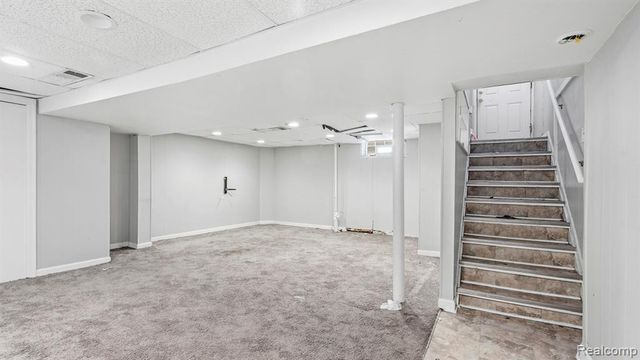 486 Lincoln Avenue, Lincoln Park, MI 48146