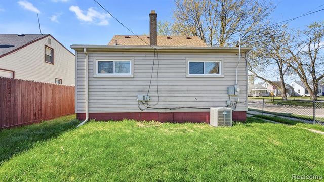 486 Lincoln Avenue, Lincoln Park, MI 48146