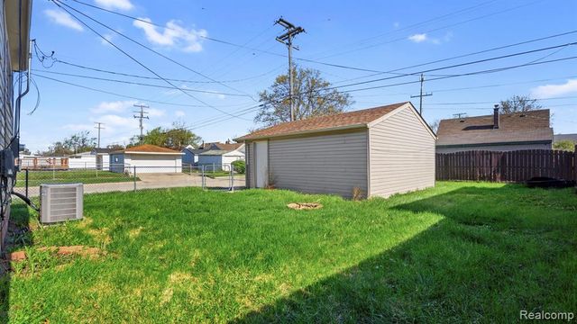 486 Lincoln Avenue, Lincoln Park, MI 48146