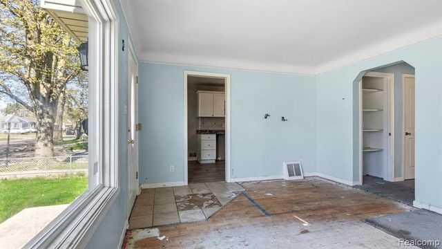 486 Lincoln Avenue, Lincoln Park, MI 48146